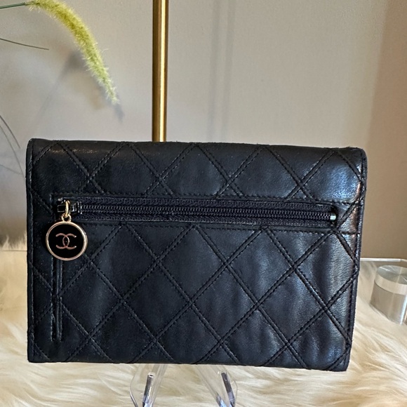 Authentic CHANEL Vintage Early 1990”s Wild Stitch Flap Wallet, in Black. EUC - Picture 2 of 16
